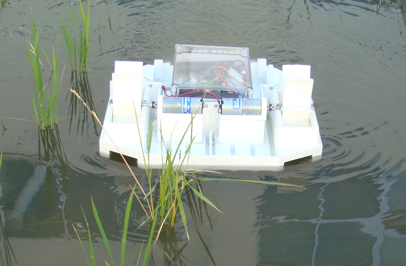 外輪型水田用除草ロボット